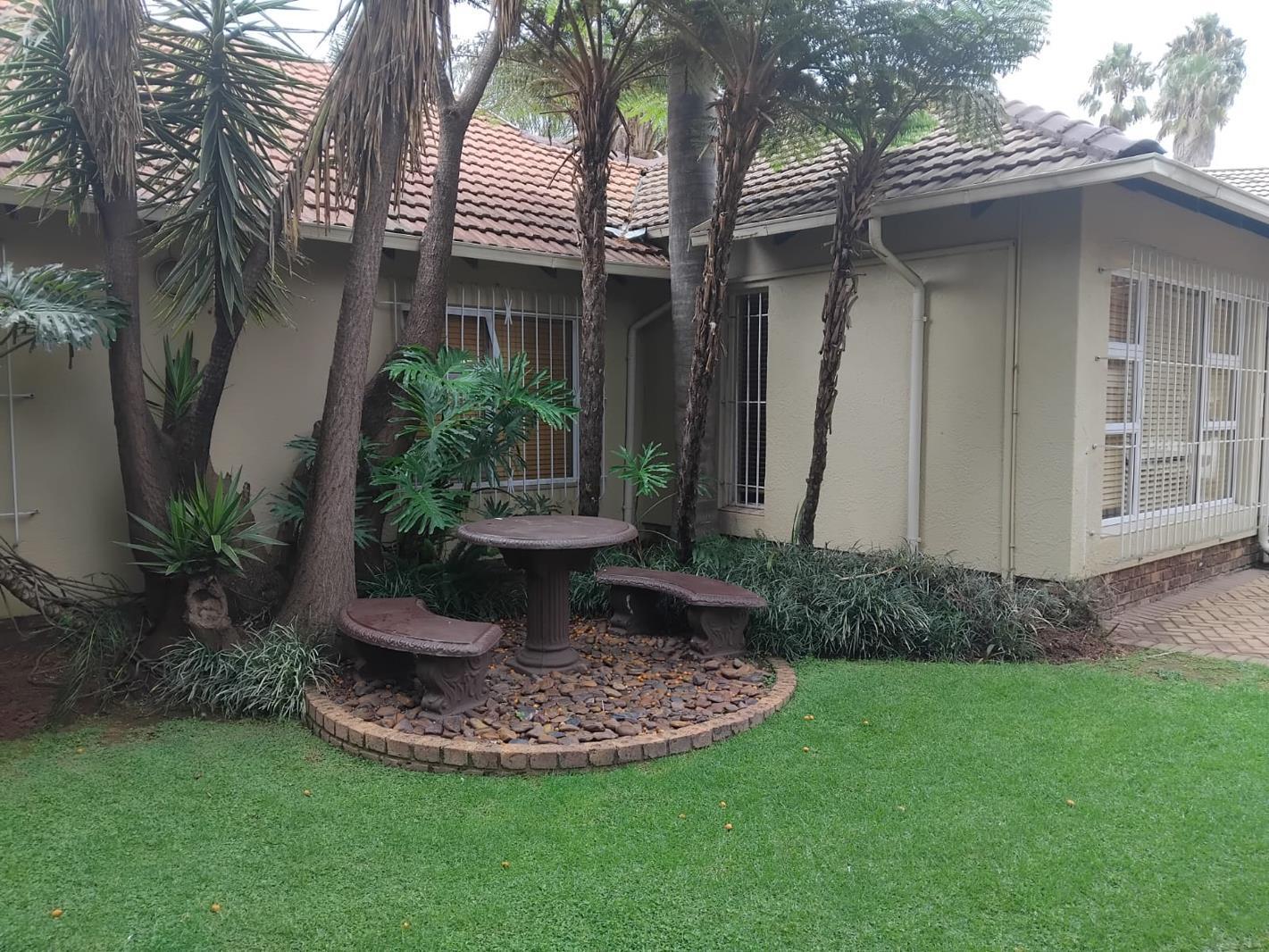 3 Bedroom House in Van Riebeeck Park