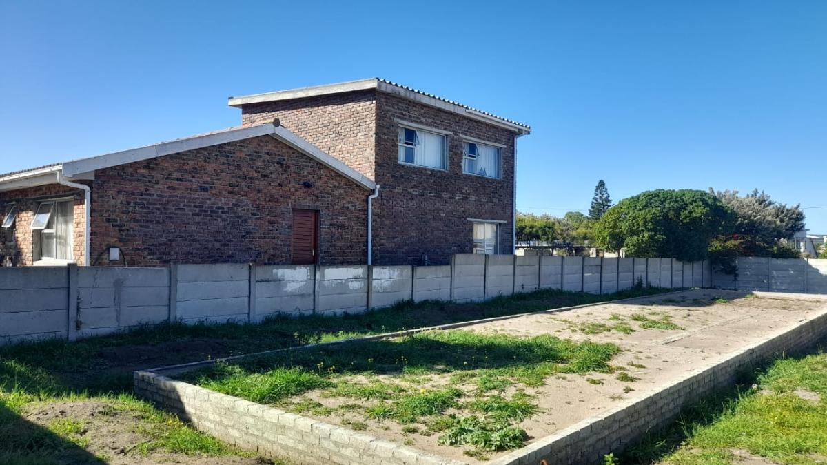798 m² Land available in Franskraal