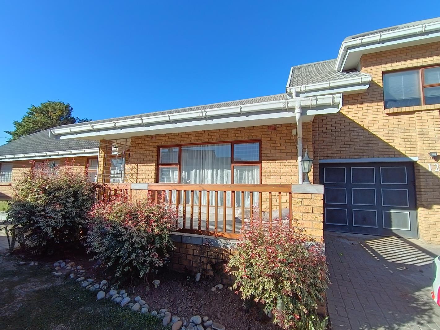 4 Bedroom House in Hartenbos