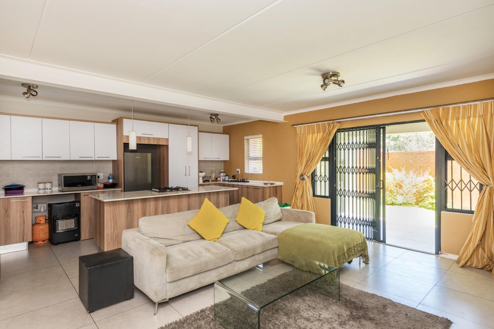 3 Bedroom Apartment in Linbro Park