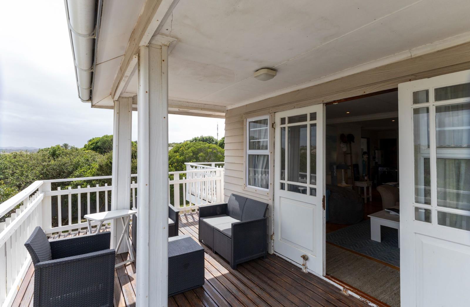 2 Bedroom House in Kenton On Sea