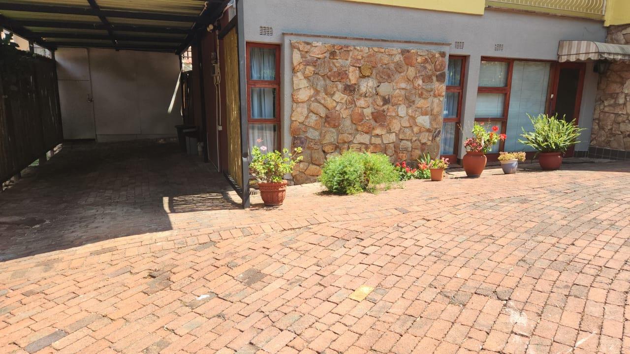 1 Bedroom Garden Cottage in Morninghill