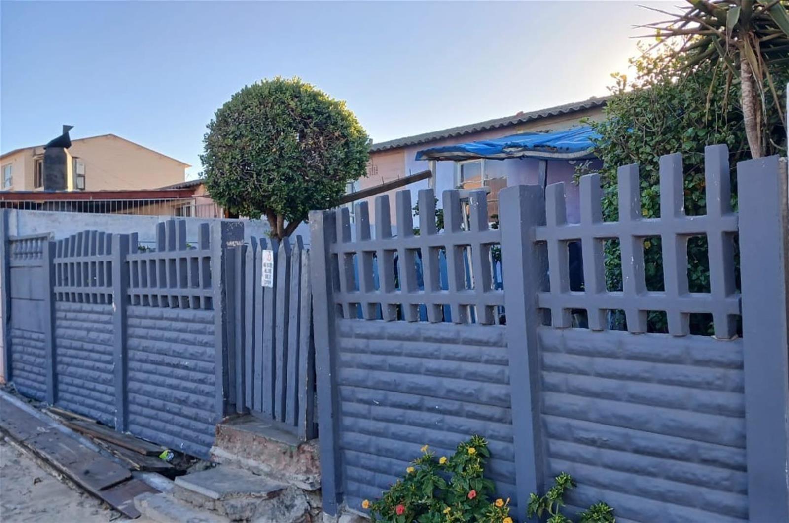 2 Bedroom House in Steenberg