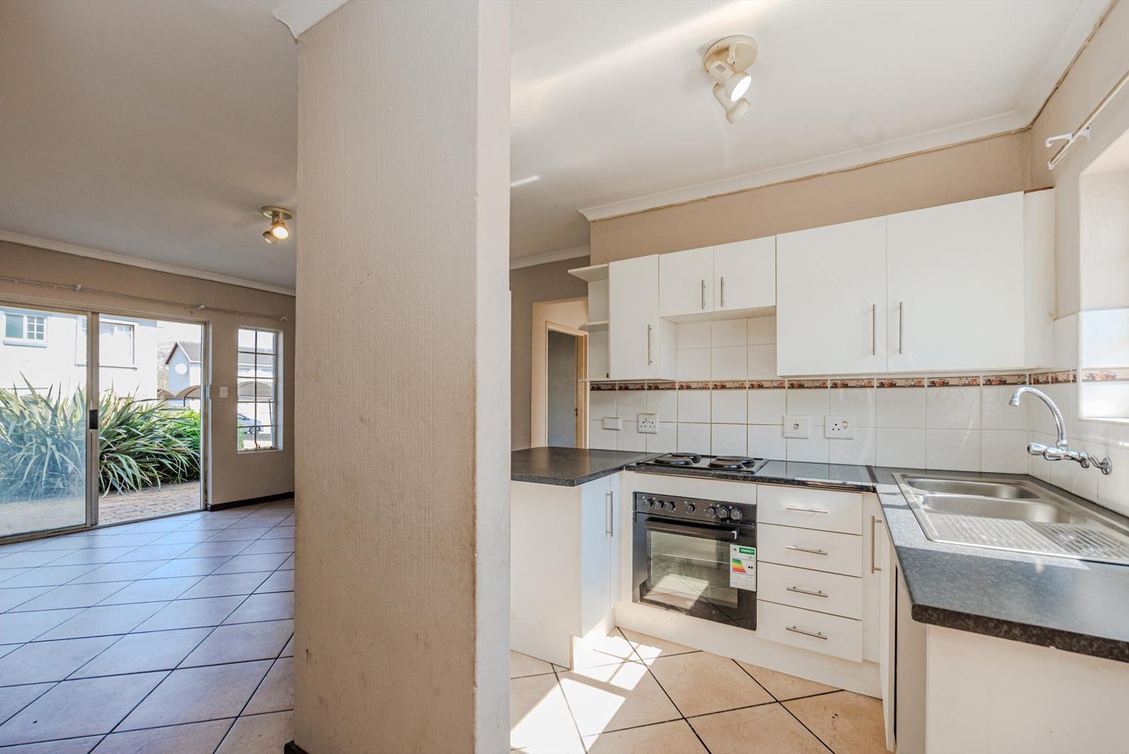 2 Bedroom Apartment in Wilgeheuwel