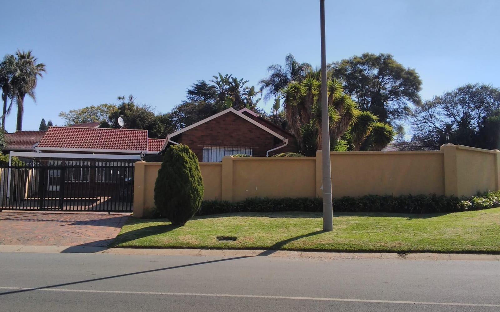 3 Bedroom House in Northcliff