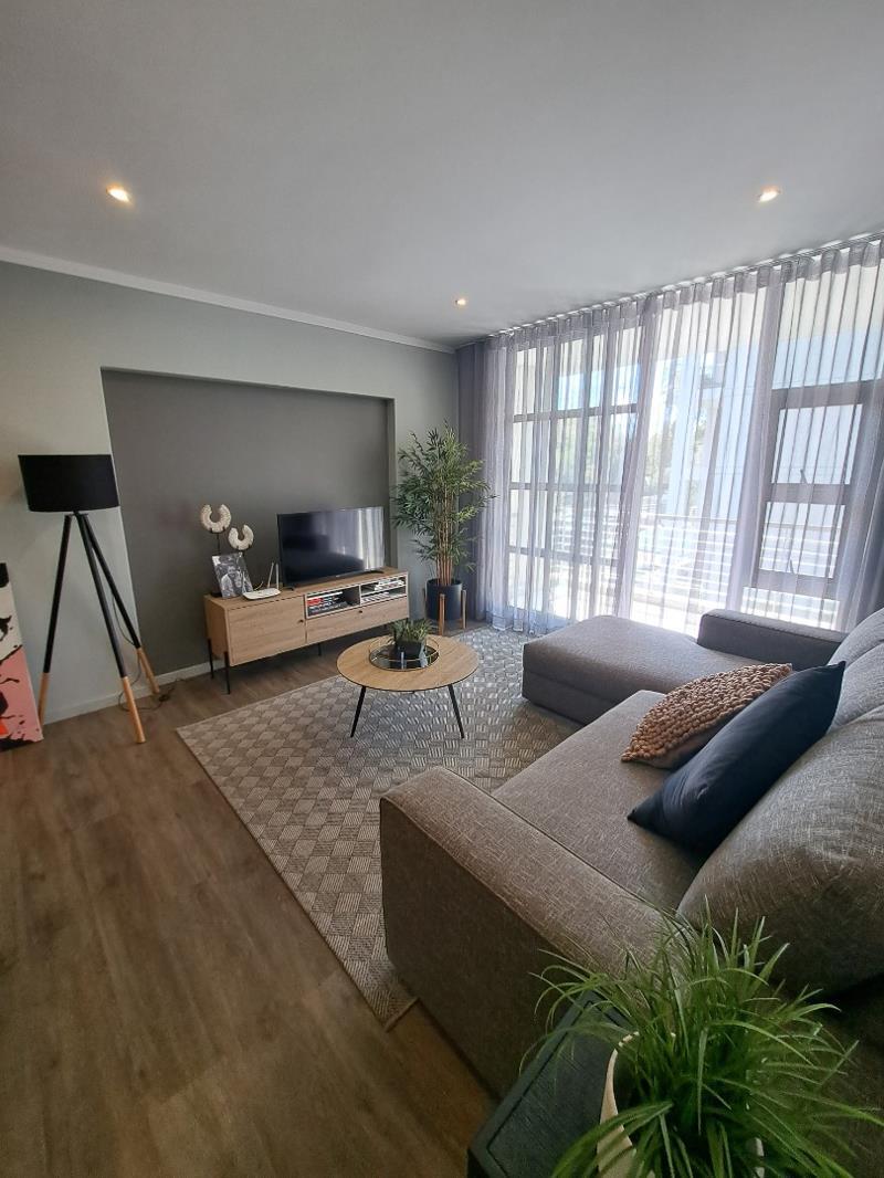 2 Bedroom Apartment in Rosebank