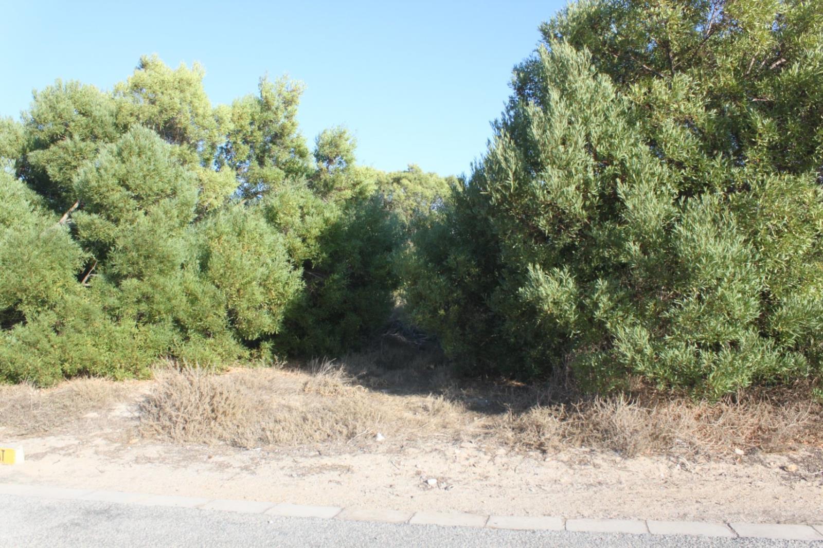 416 m² Land available in Shelley Point