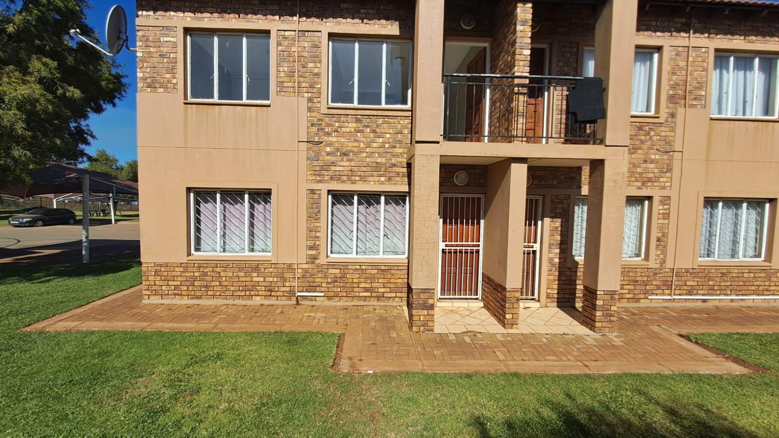 2 Bedroom House in Protea Glen