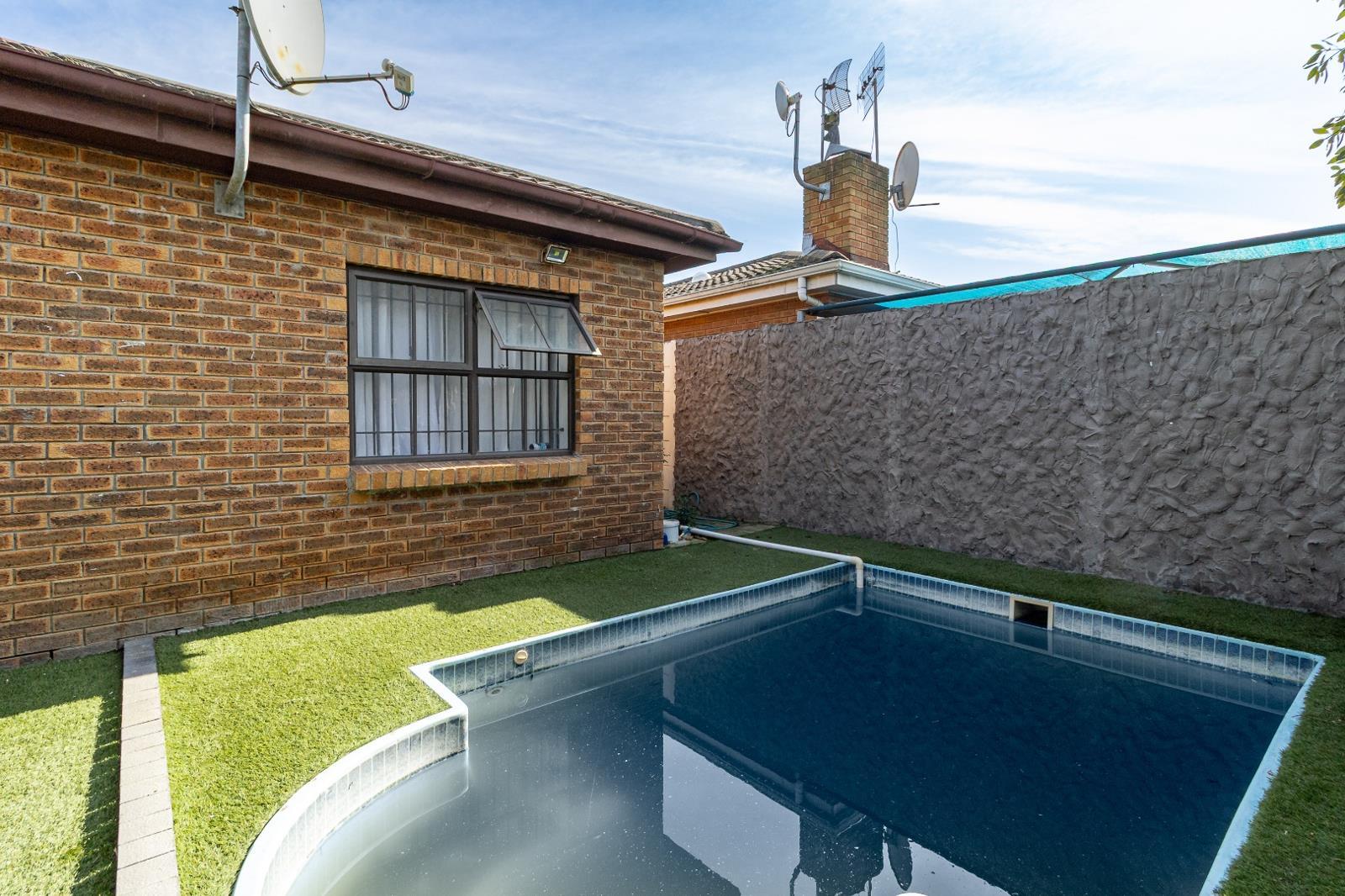 4 Bedroom House in Zonnendal