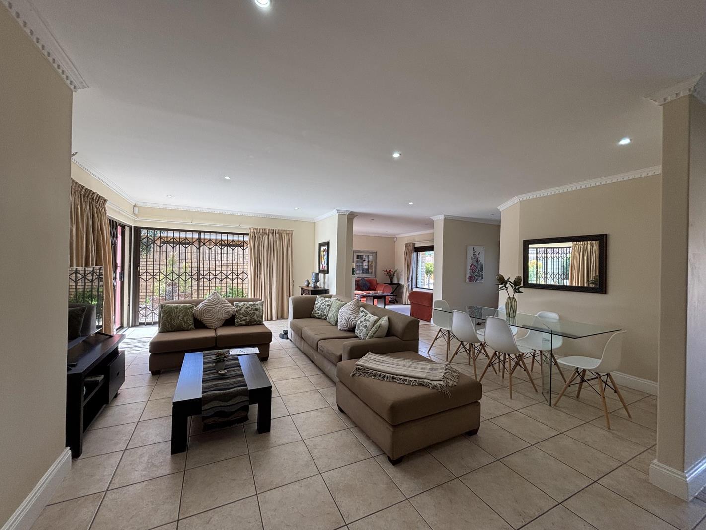 3 Bedroom Townhouse in Summerstrand