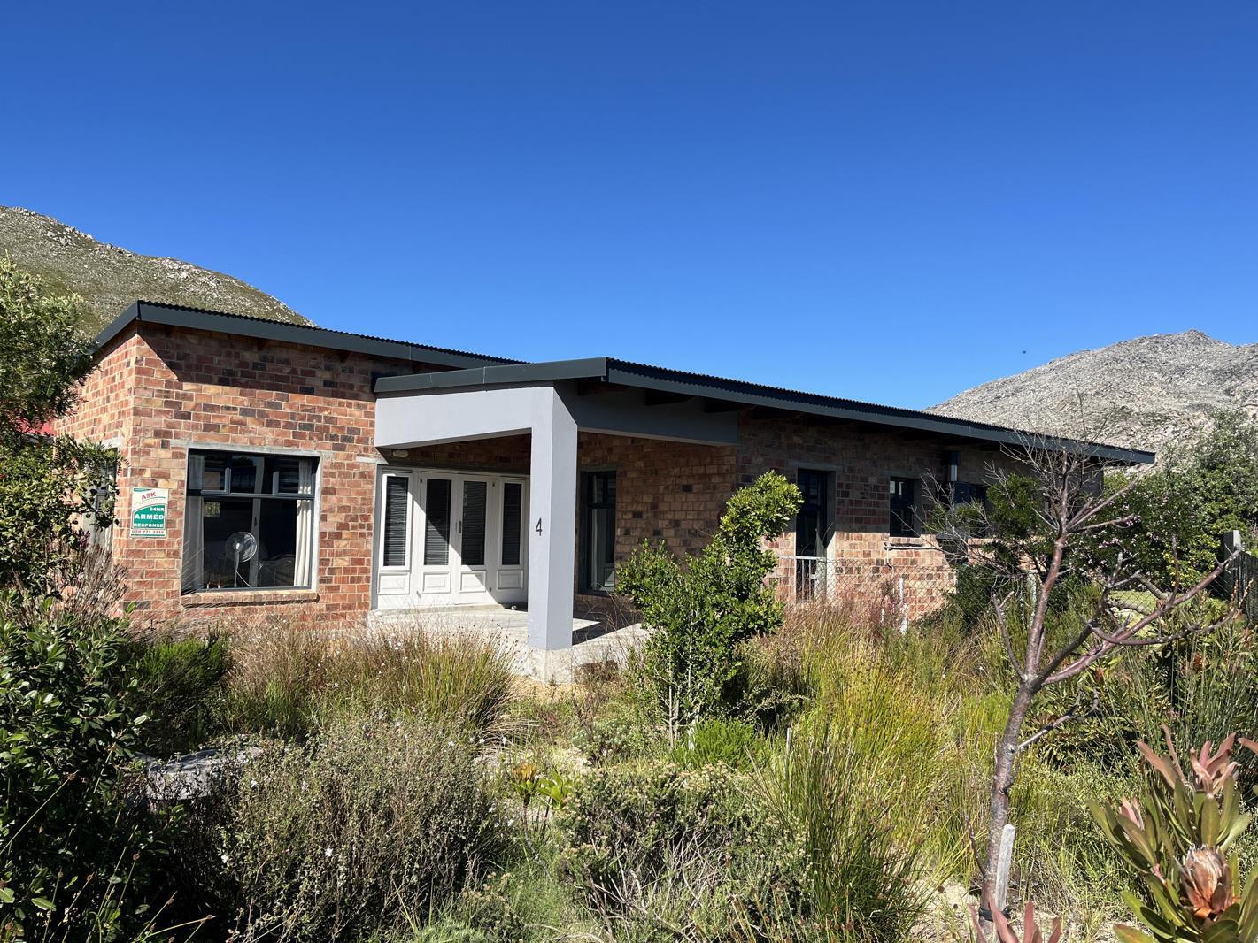 2 Bedroom Garden Cottage in Pringle Bay