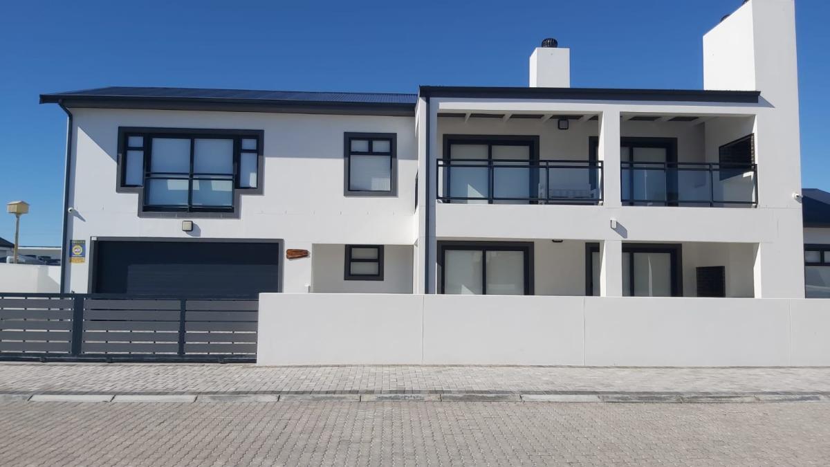 3 Bedroom House in Dwarskersbos