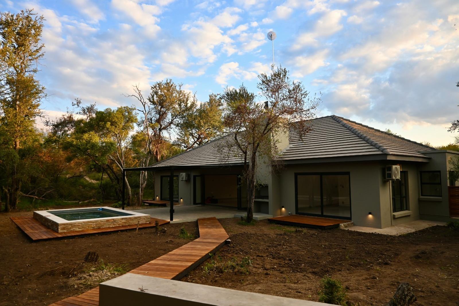 3 Bedroom House in Moditlo Nature Reserve