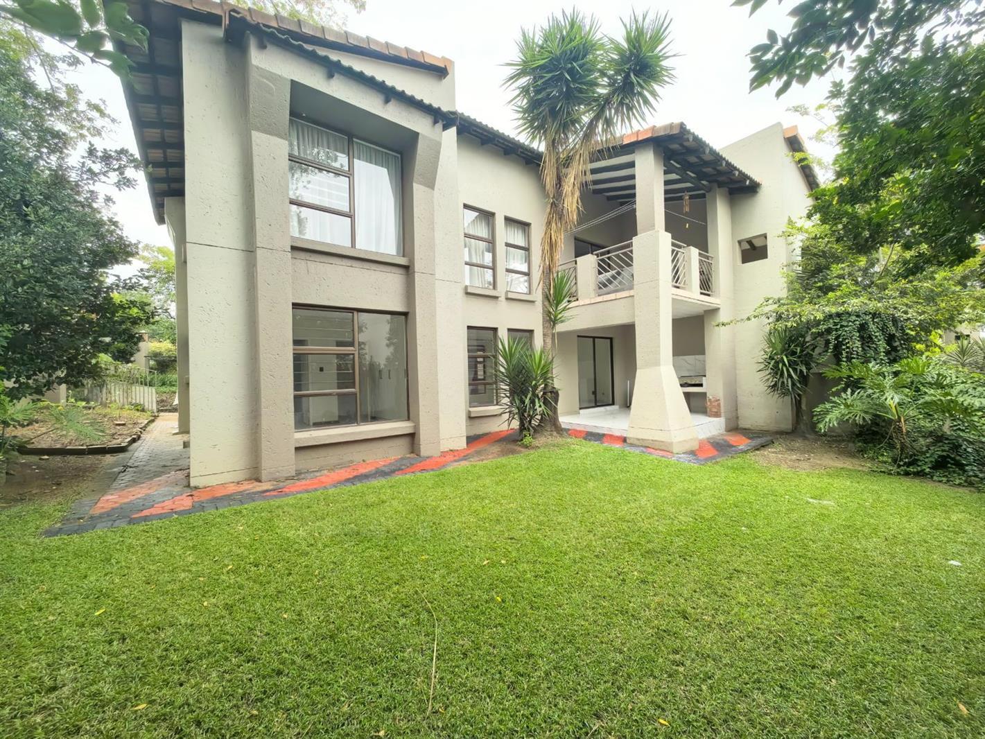 3 Bedroom Townhouse in Maroeladal