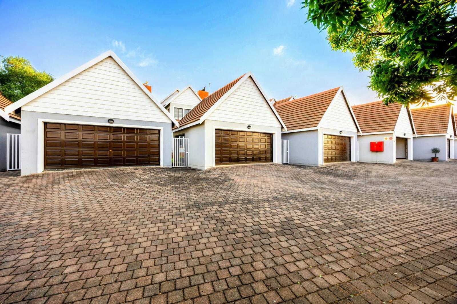 3 Bedroom Townhouse in Moreleta Park