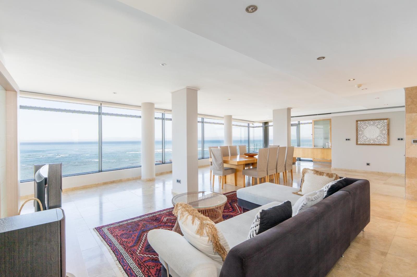 3 Bedroom Apartment in Strand South