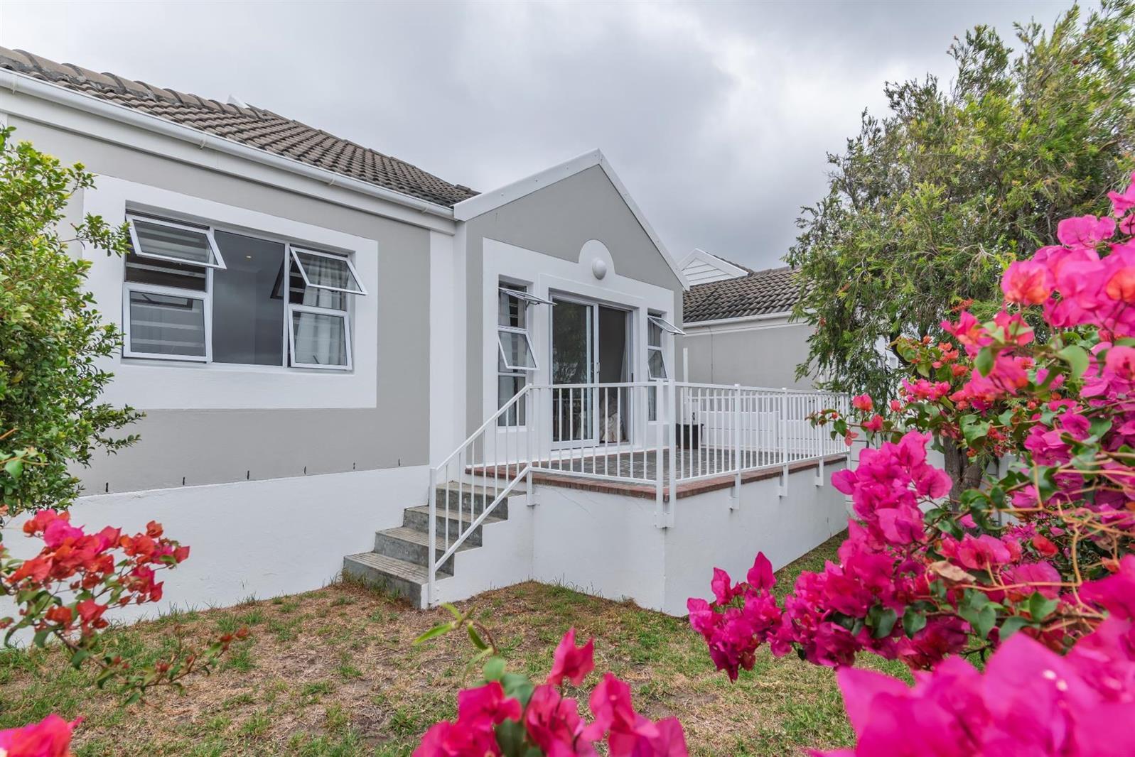 2 Bedroom House in Capri