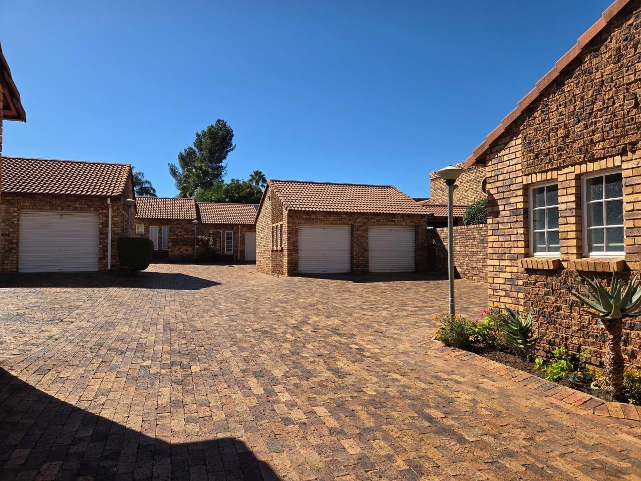 3 Bedroom Townhouse in Brackendowns
