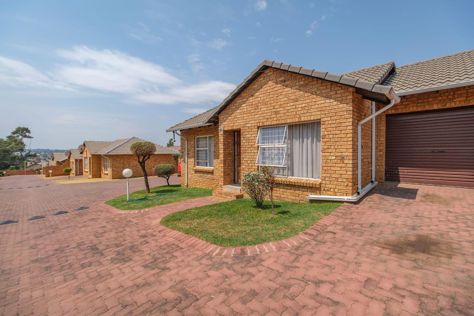 2 Bedroom Cluster in Grobler Park