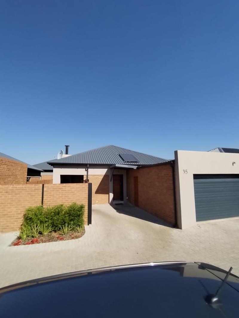 3 Bedroom Townhouse in Sinoville