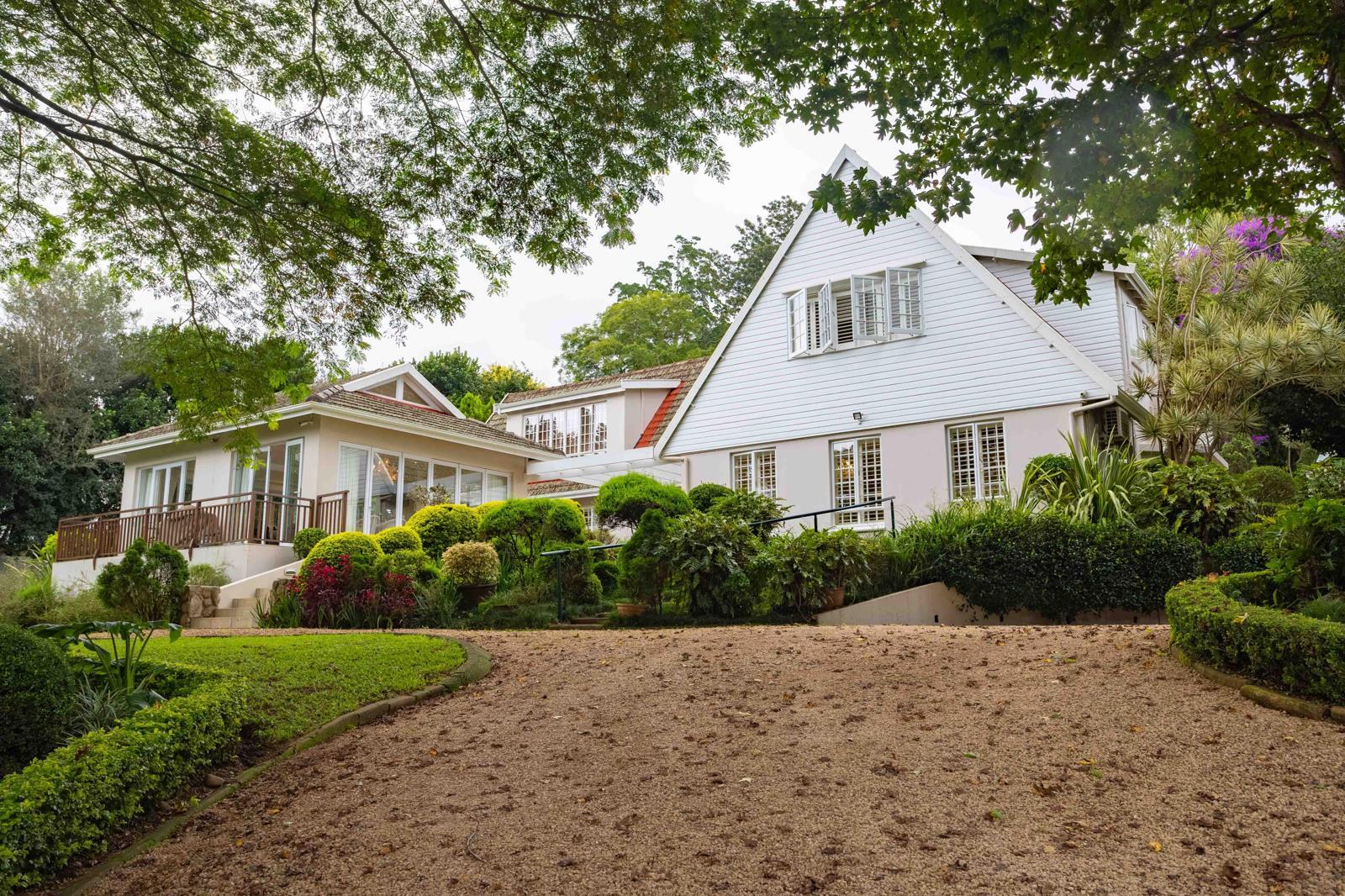 7 Bedroom House in Kloof