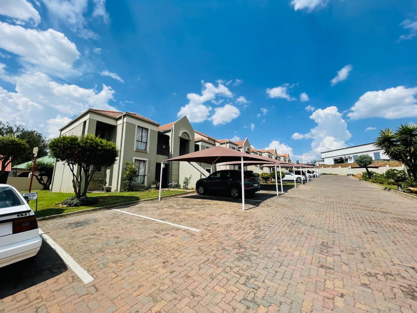 2 Bedroom Townhouse in Oakdene