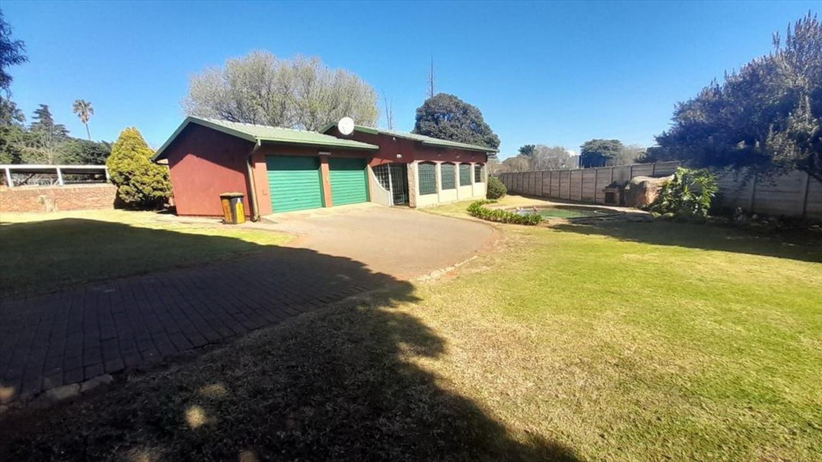 3 Bedroom House in Rhodesfield