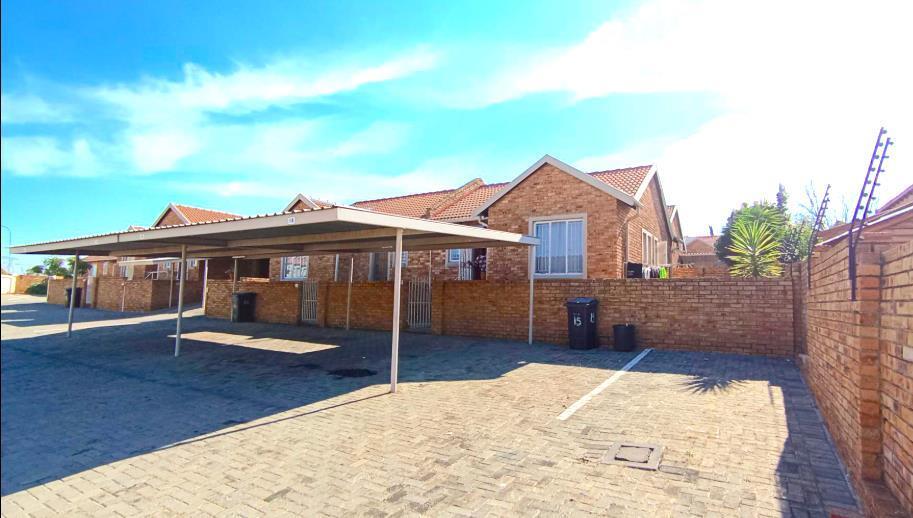 2 Bedroom Townhouse in Kosmosdal