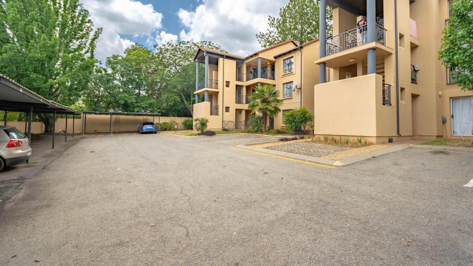 1 Bedroom Apartment in Bryanston