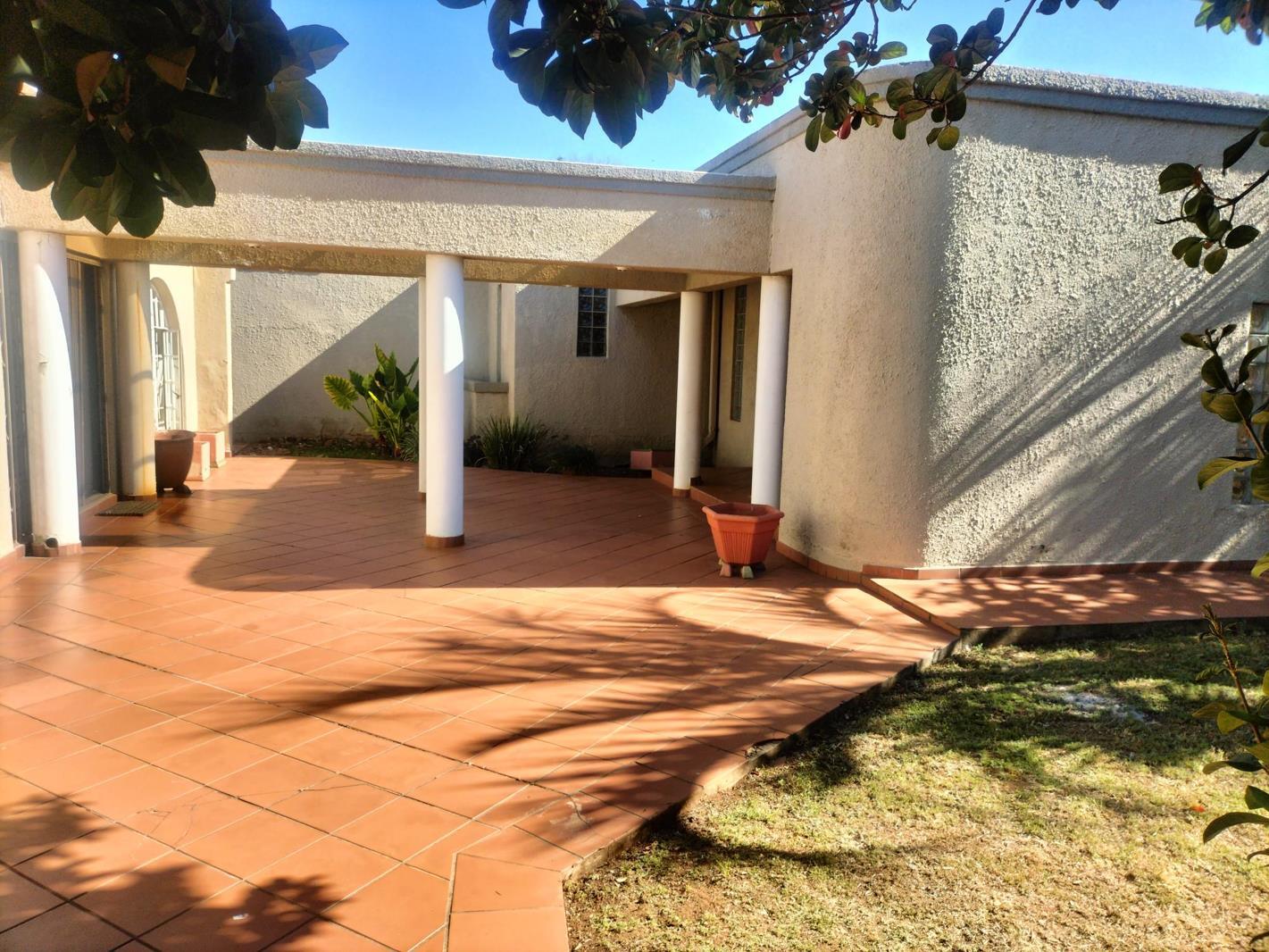 3 Bedroom House in Kensington