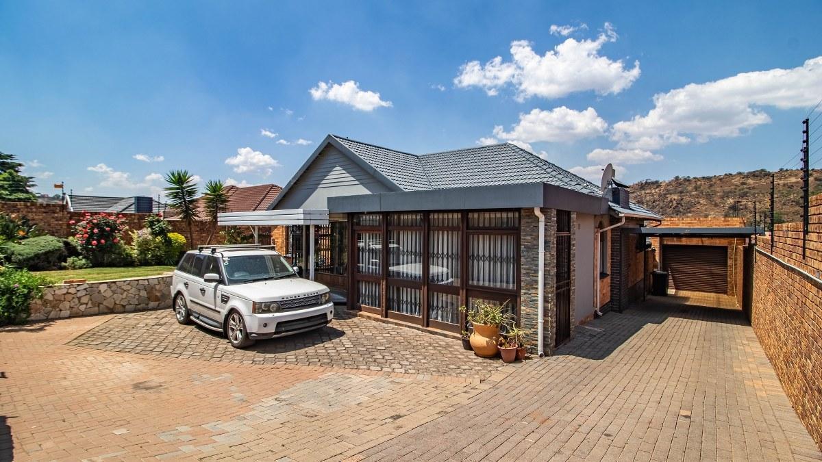 4 Bedroom House in Linmeyer