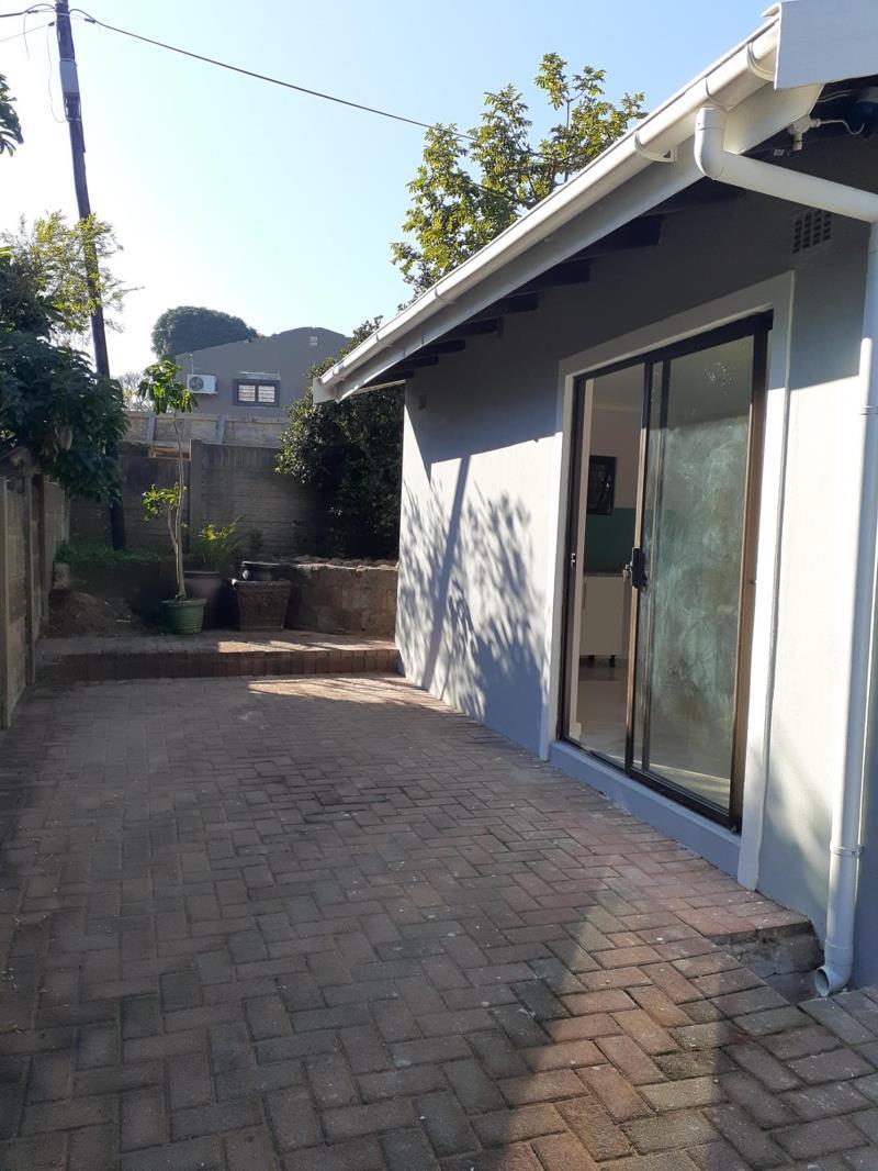 1 Bedroom Apartment in Athlone Park