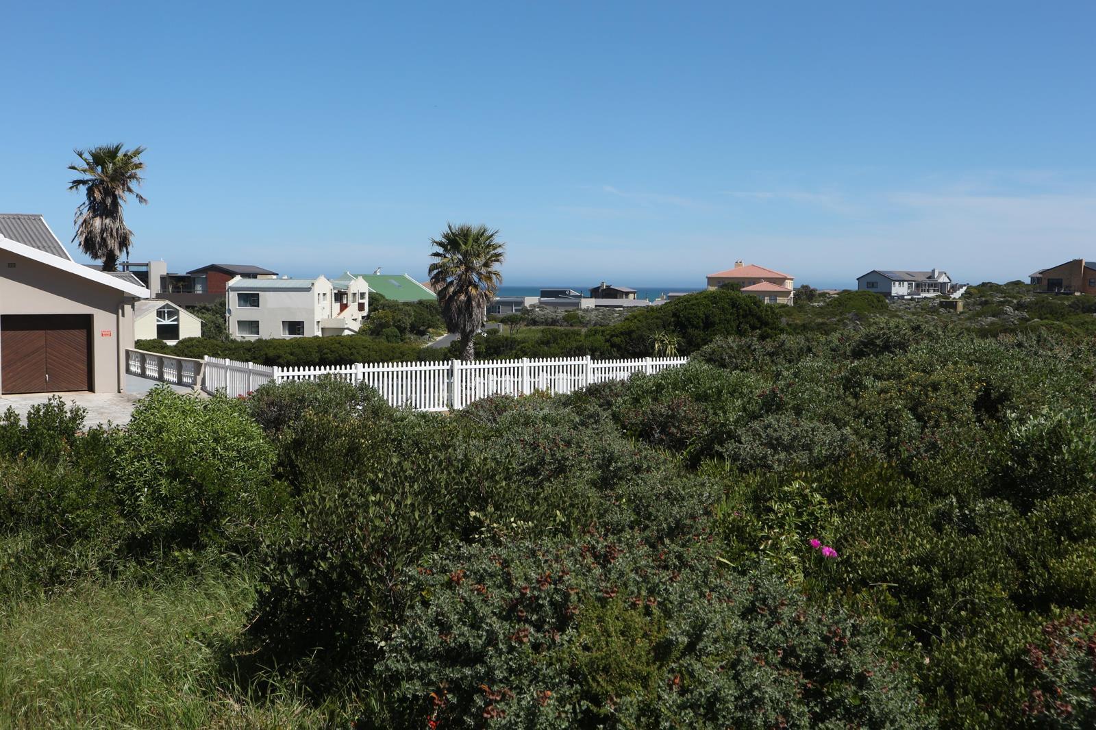 654 m² Land available in Franskraal
