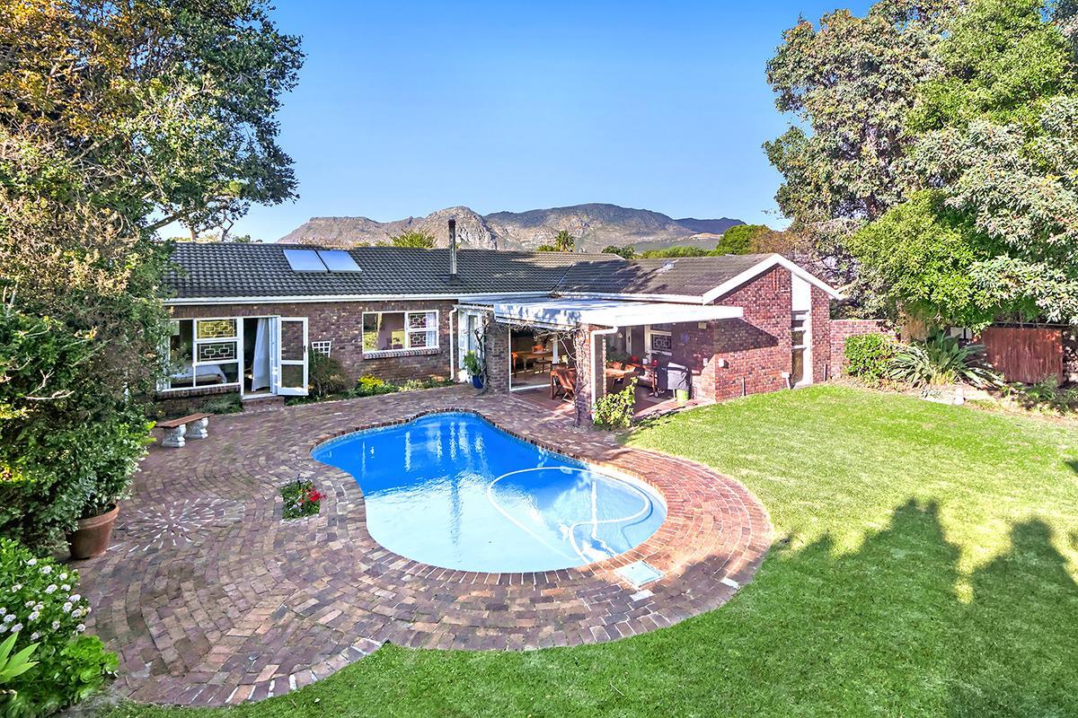 3 Bedroom House in Tokai