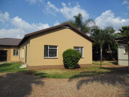 2 Bedroom Garden Cottage in Clayville East