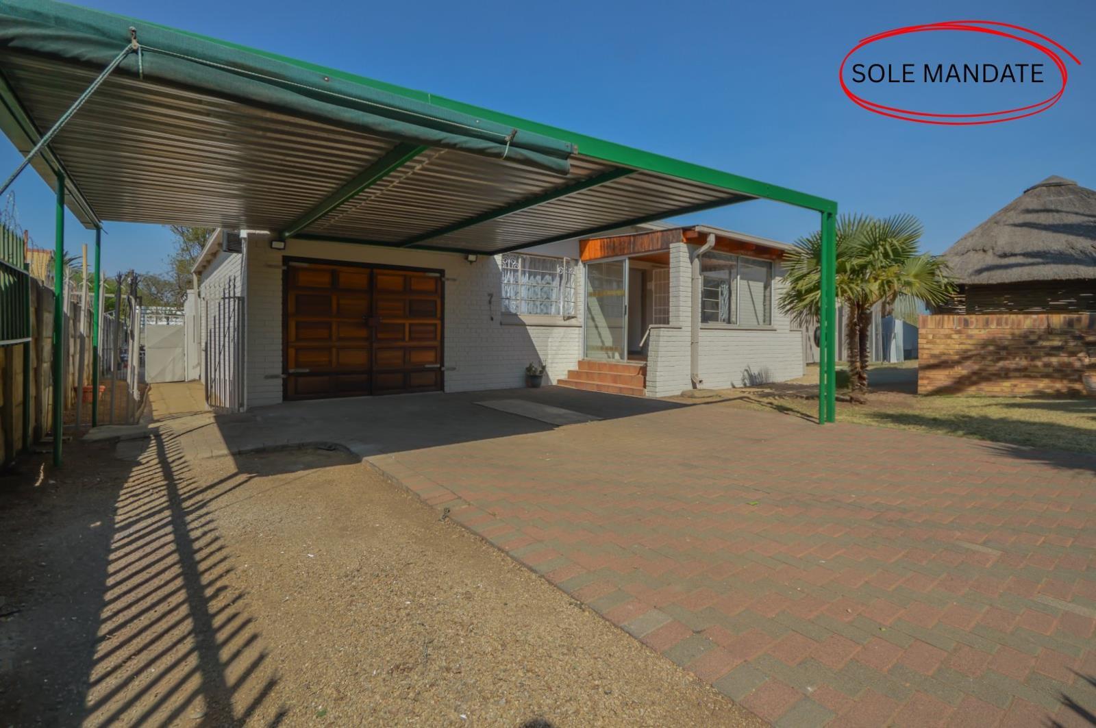 2 Bedroom House in Selection Park