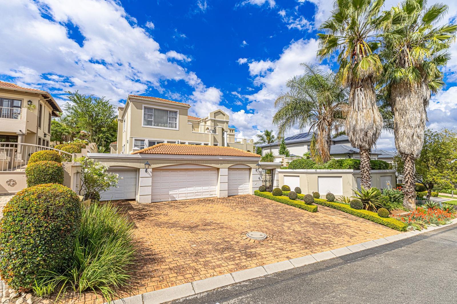 4 Bedroom House in Eagle Canyon Golf Estate
