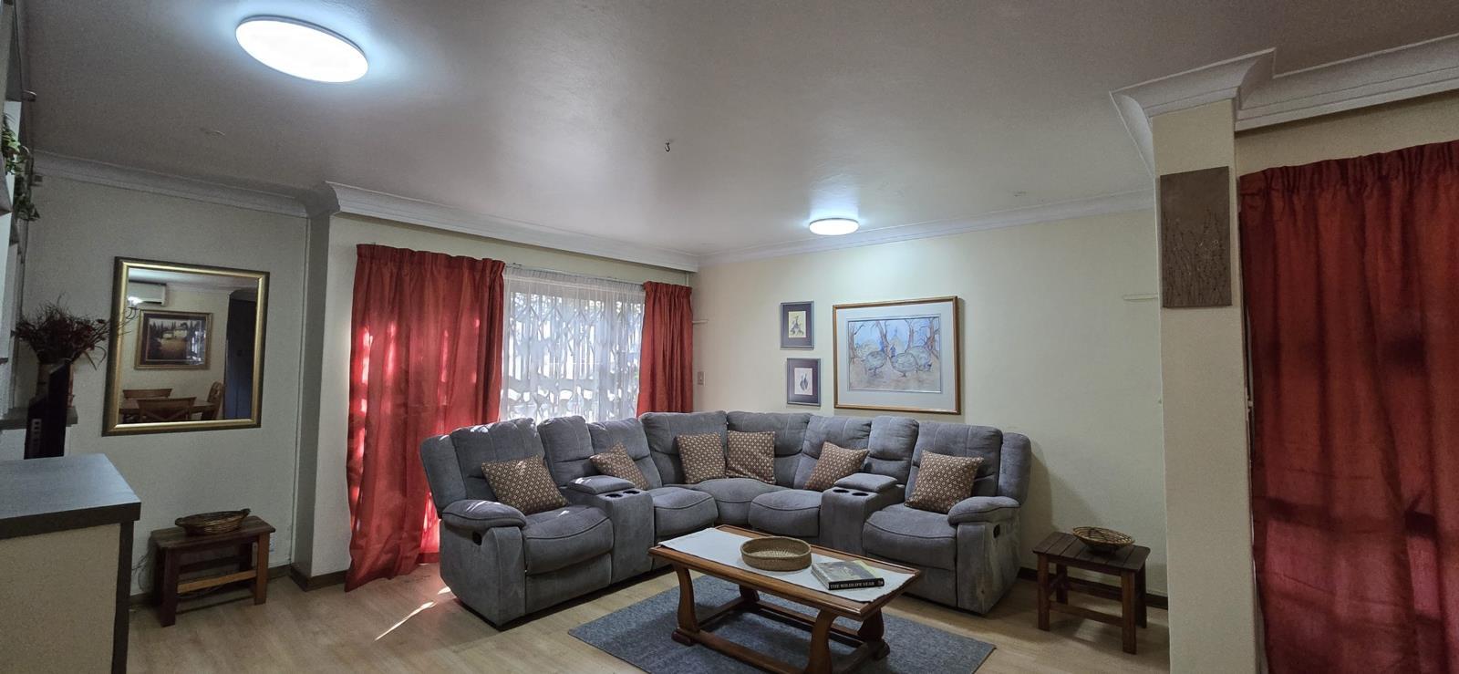 4 Bedroom Duplex in Arcadia