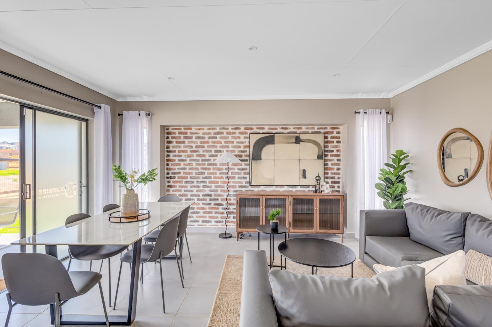 3 Bedroom House in North Riding AH