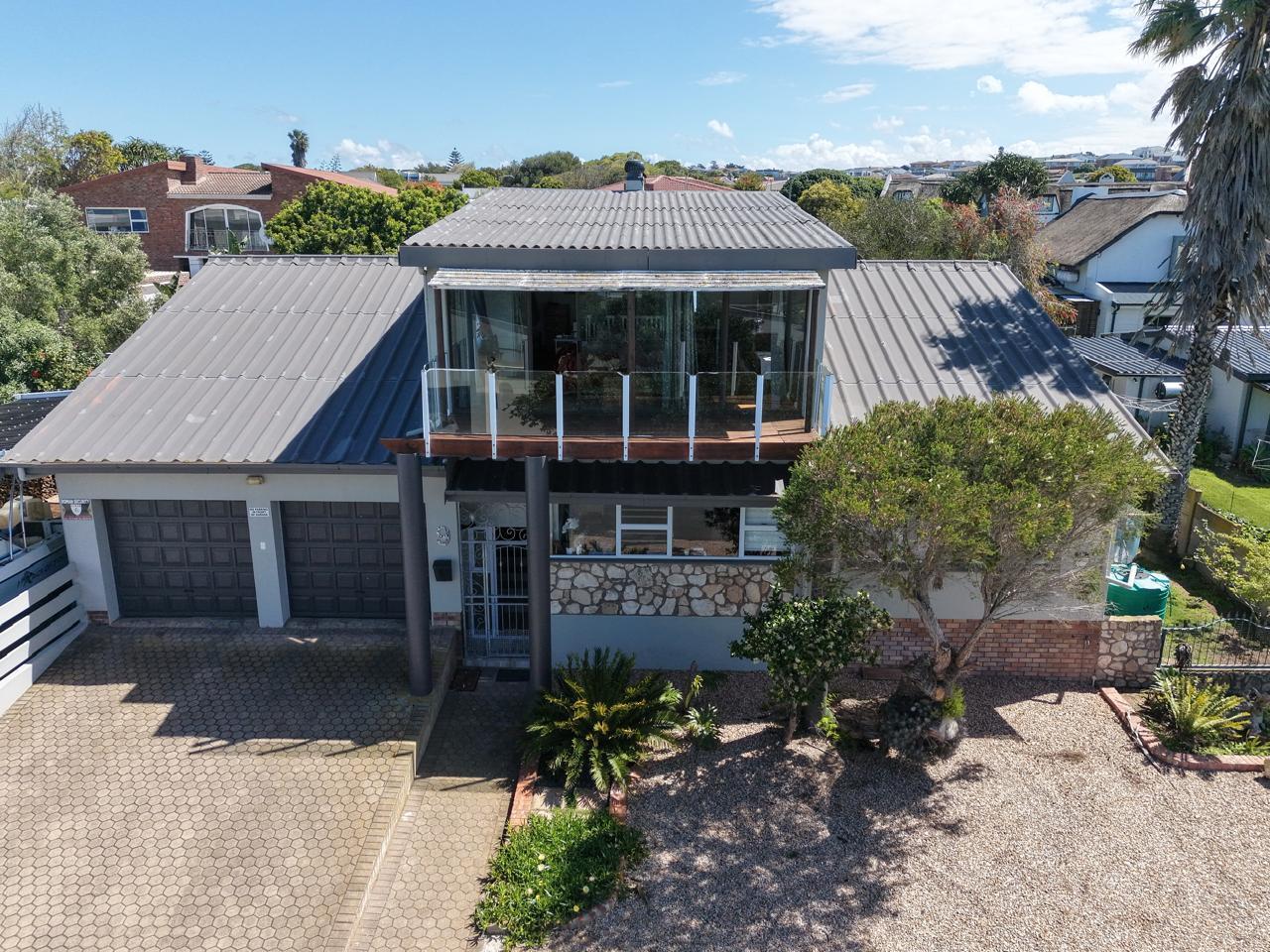 5 Bedroom House in Stilbaai Wes