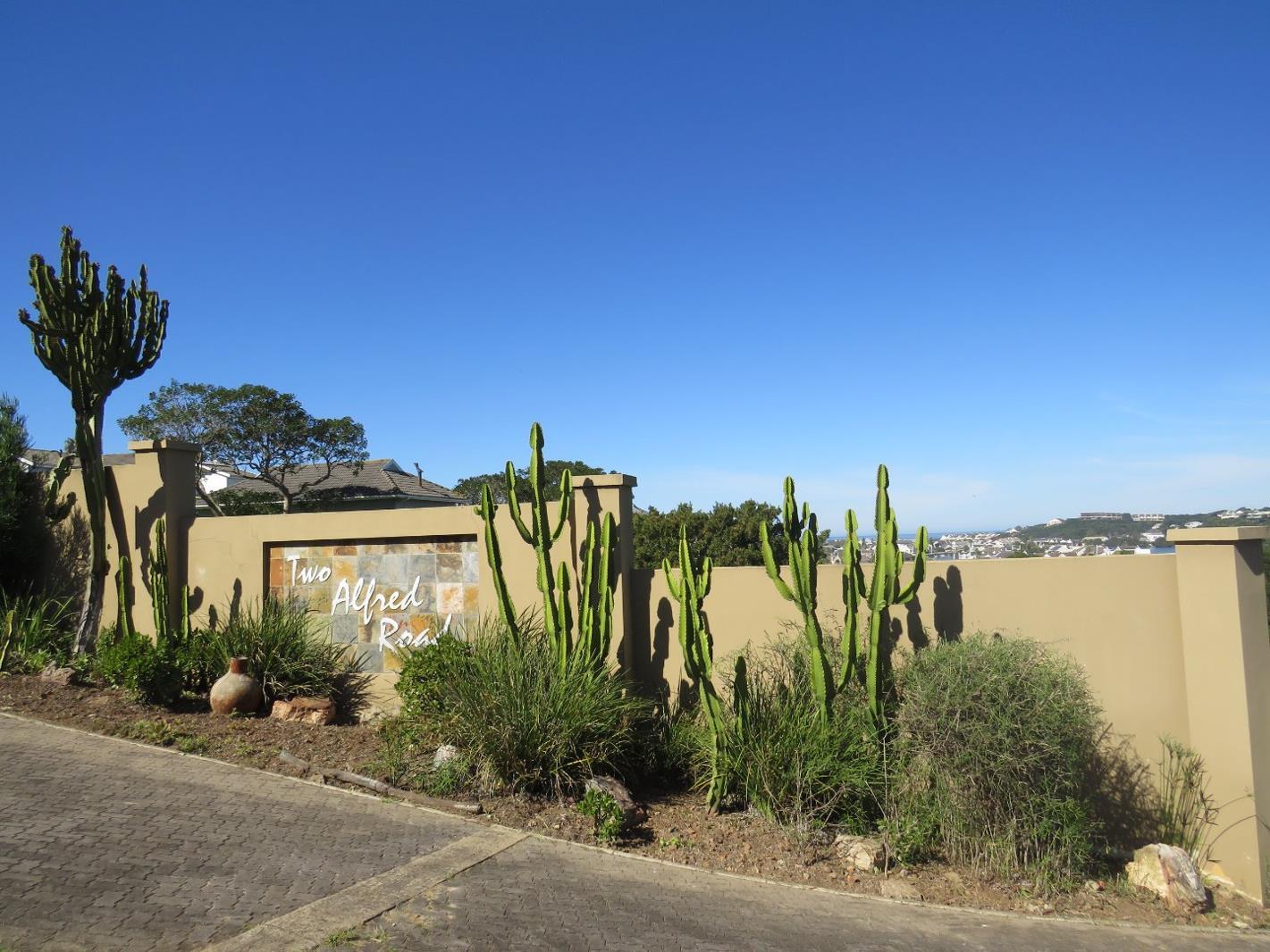 348 m² Land available in East Bank