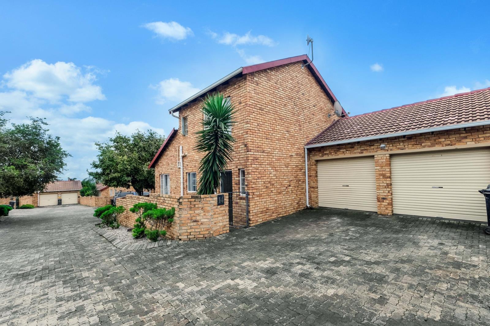3 Bedroom Townhouse in Wilgeheuwel