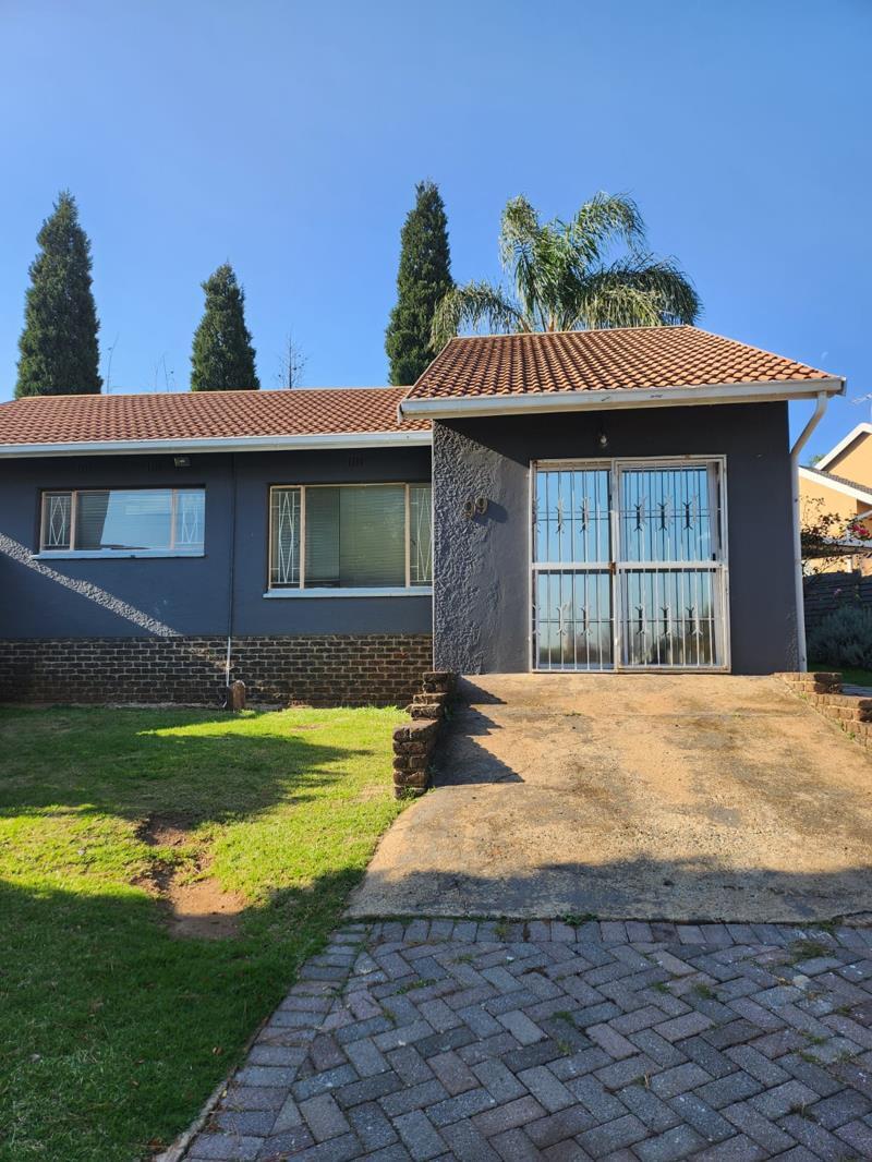 4 Bedroom House in Ridgeway