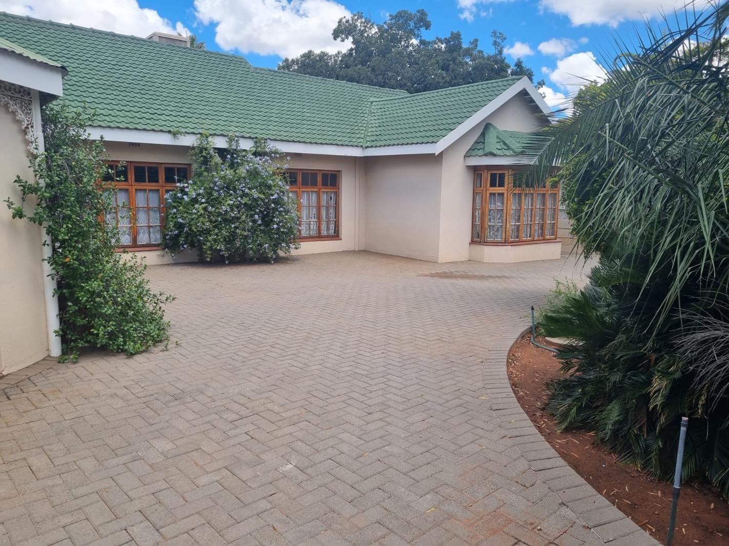 3 Bedroom House in Monument Heights