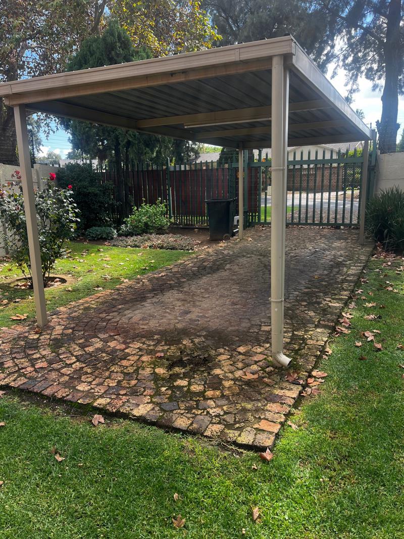 1 Bedroom Garden Cottage in Brackendowns