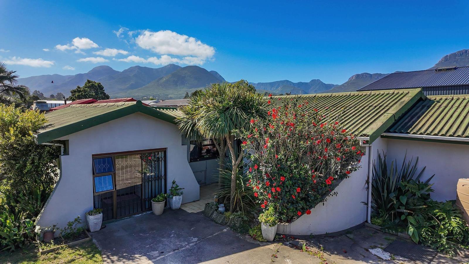 4 Bedroom House in Blanco