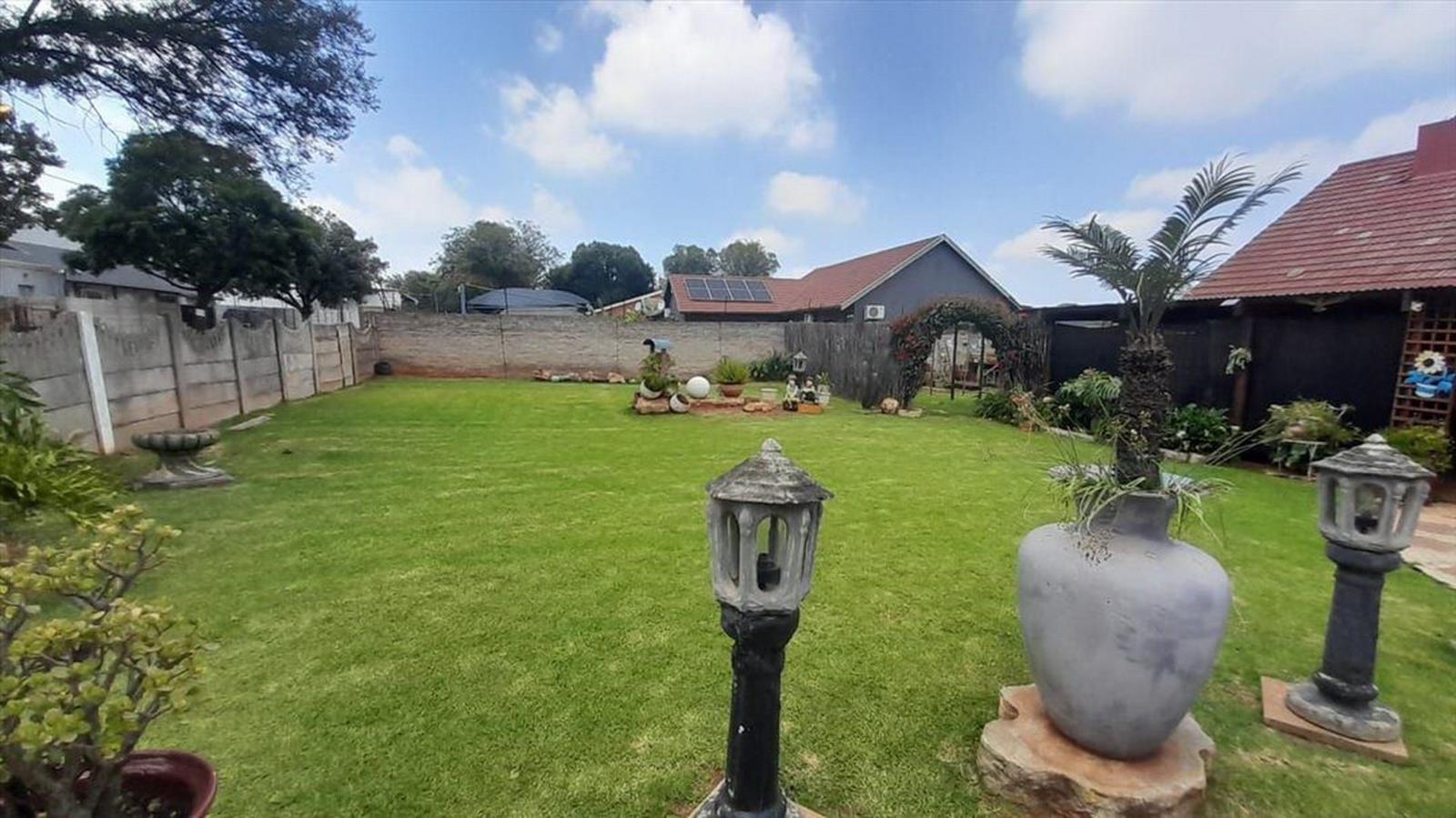 3 Bedroom House in Rhodesfield