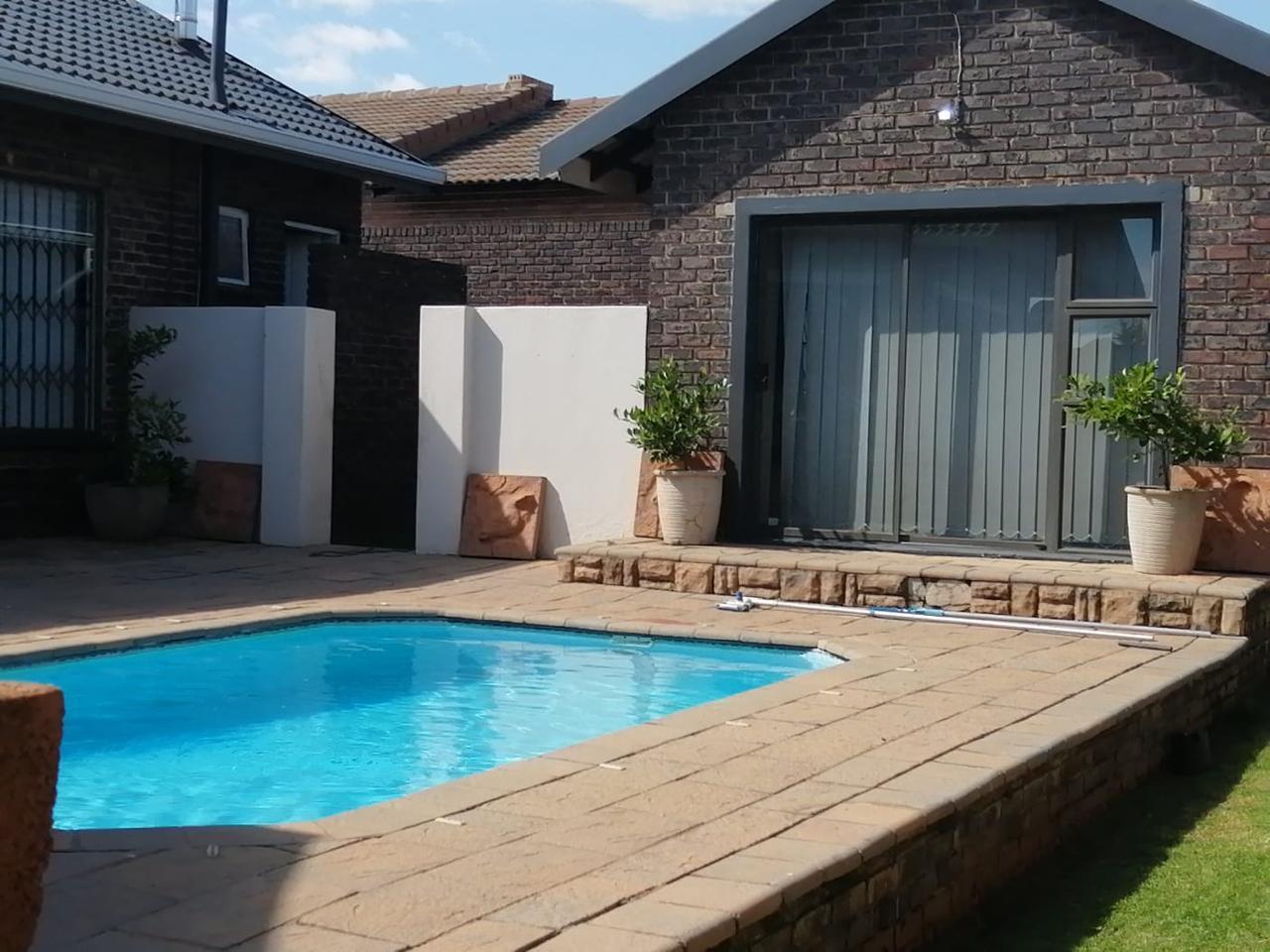 4 Bedroom House in Sunward Park