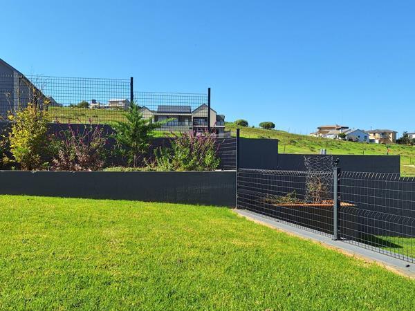 4 Bedroom House in Outeniquasbosch