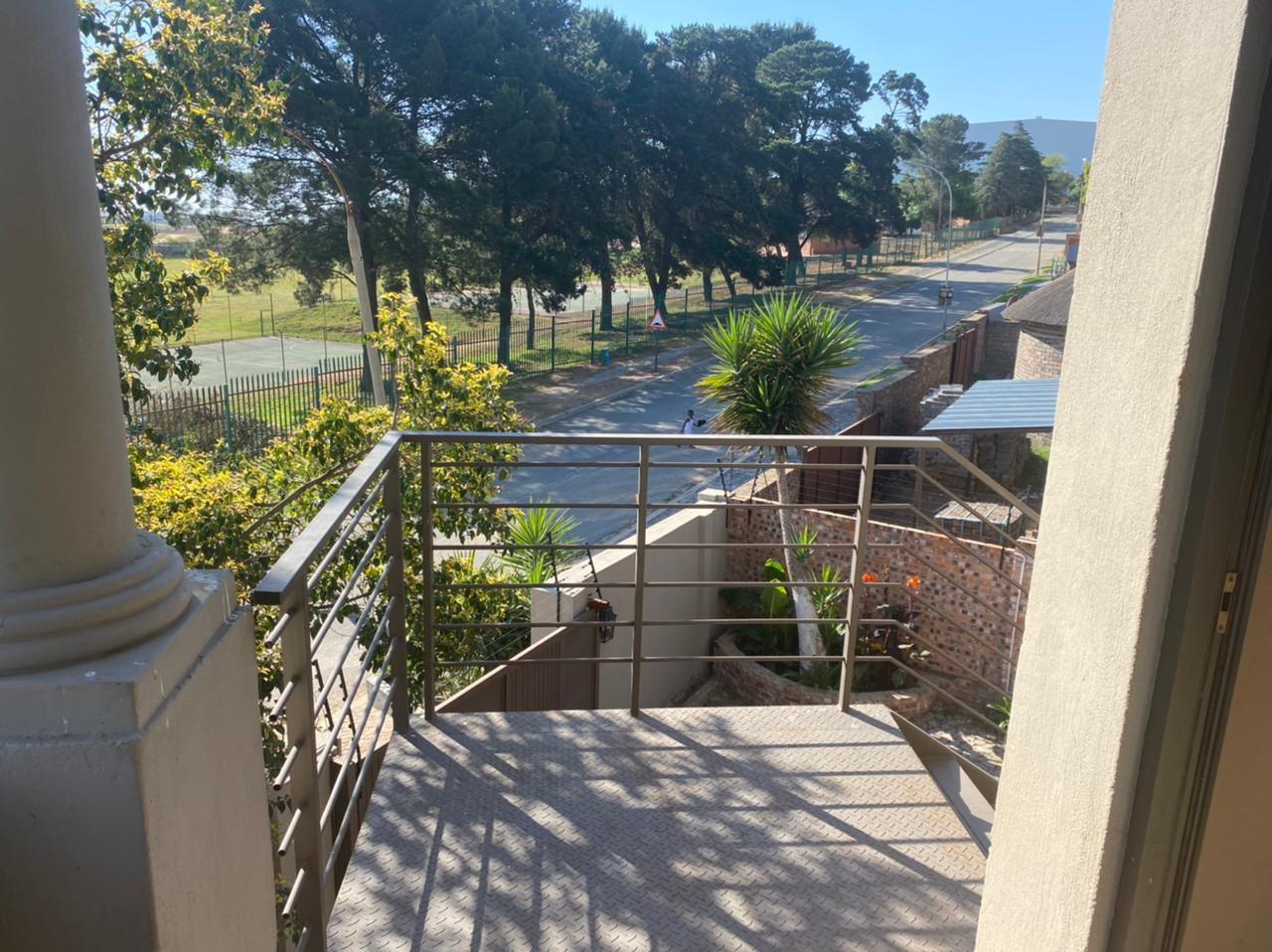 1 Bedroom Penthouse in Chloorkop